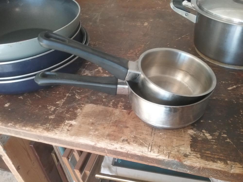 2 POÊLES INOX