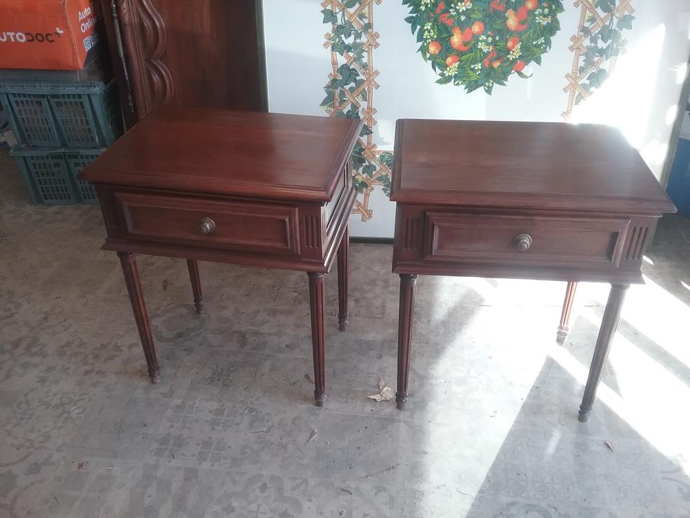 PAIRE DE CHEVETS ANCIENS