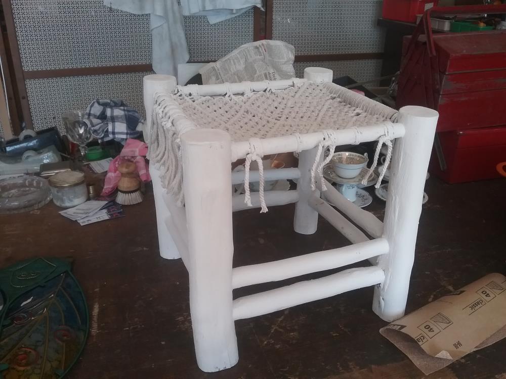 TABOURET BLANC 