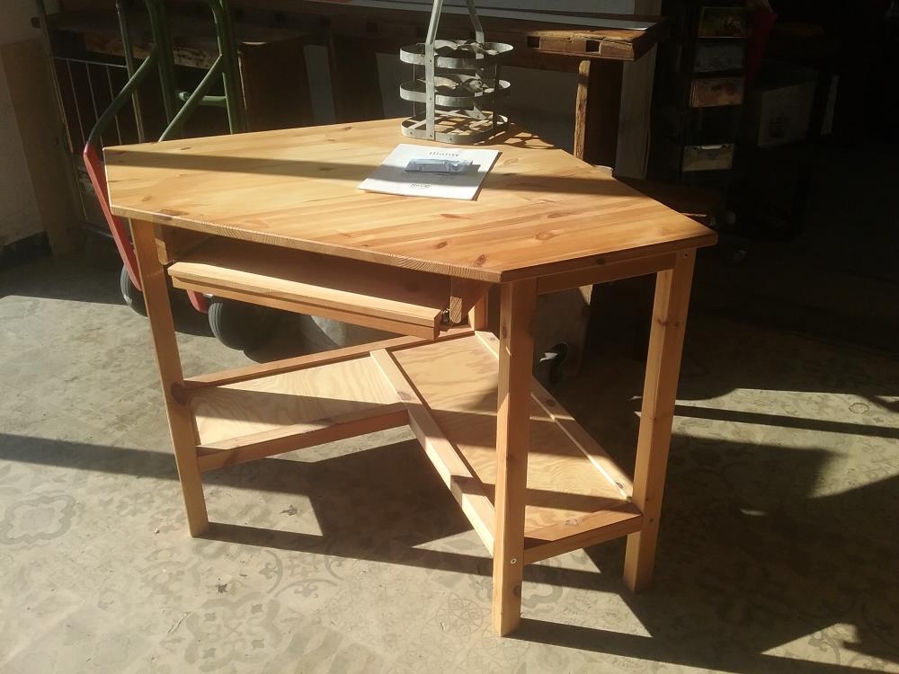 BUREAU DA'ANGLE IKEA