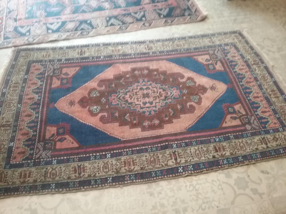 TAPIS ANCIEN FAIT MAIN BLEU 115X190