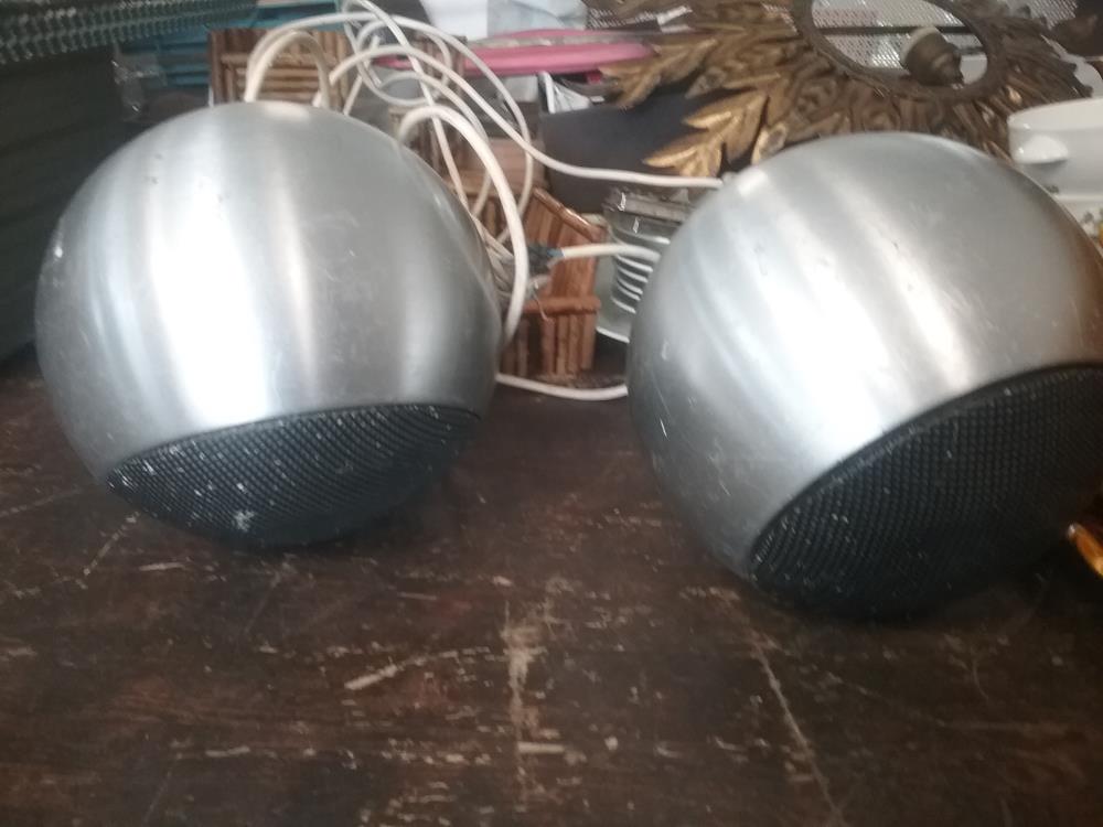 PAIRE D'ENCEINTES BOULE CHROME