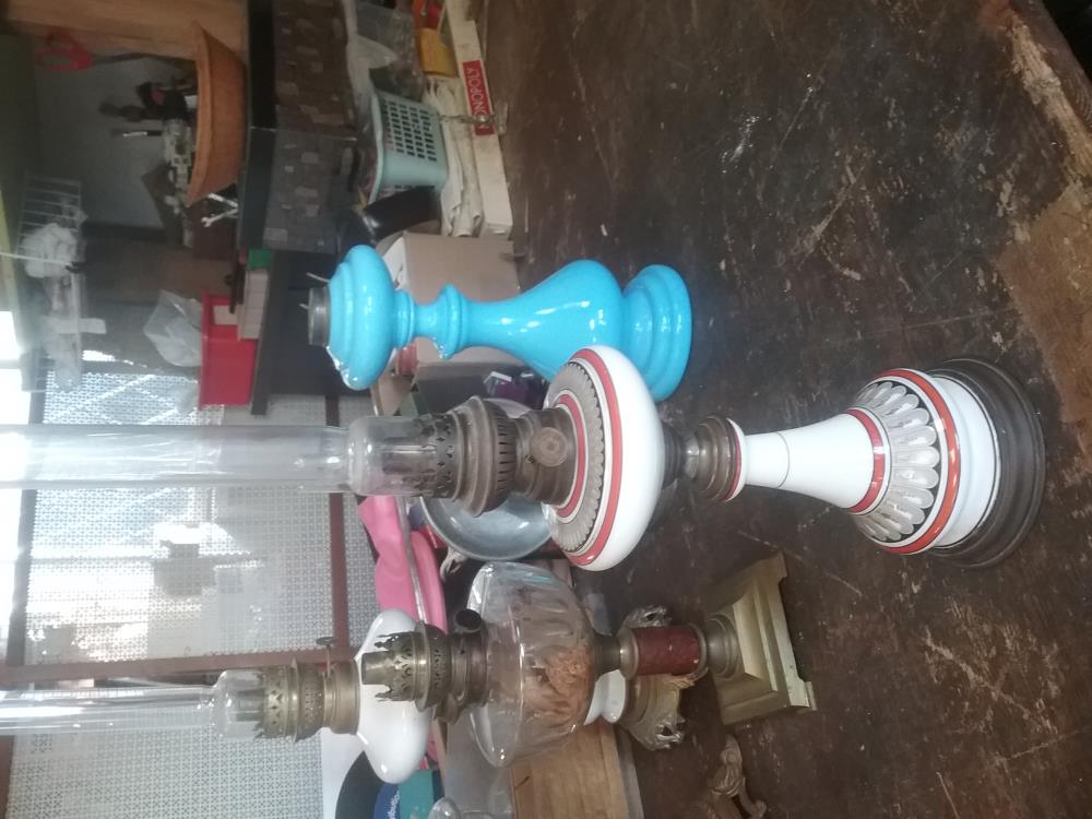 LAMPE A PETROLE ORANGE 