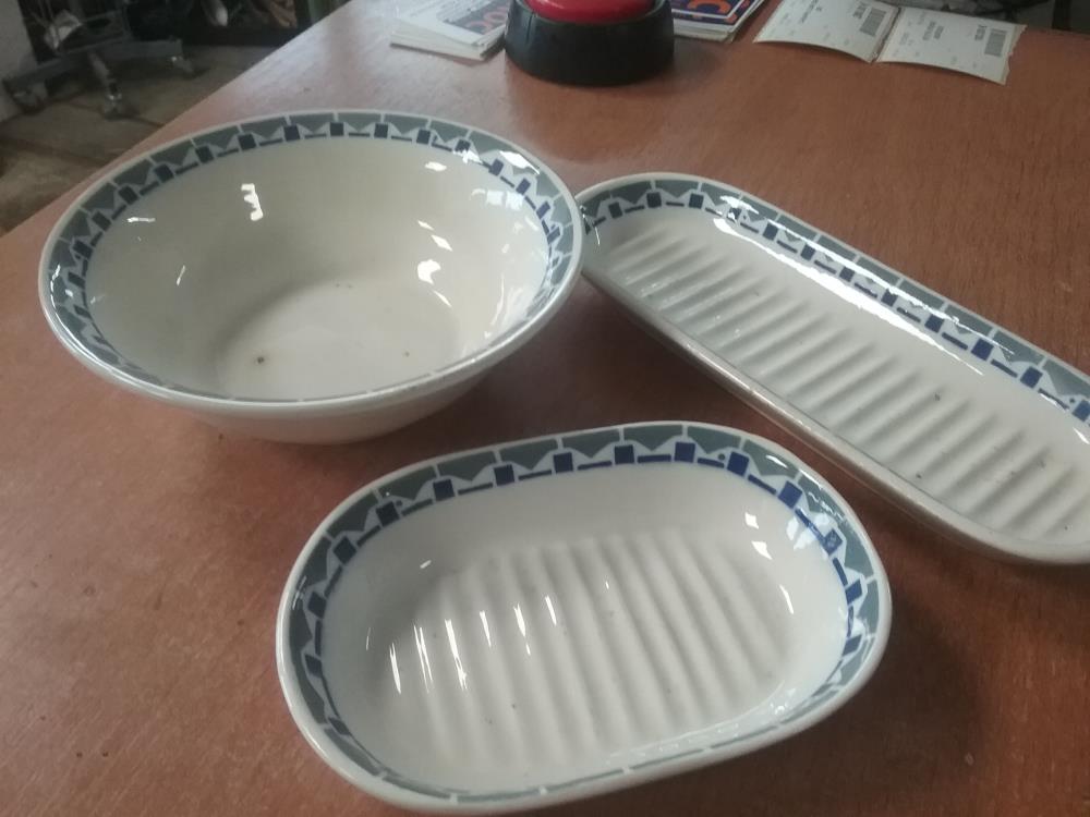 NECESSAIRE DE TOILETTE