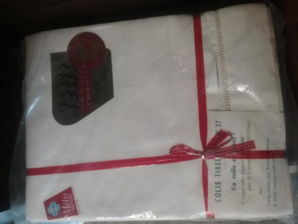 3 DRAPS METIS NEUFS