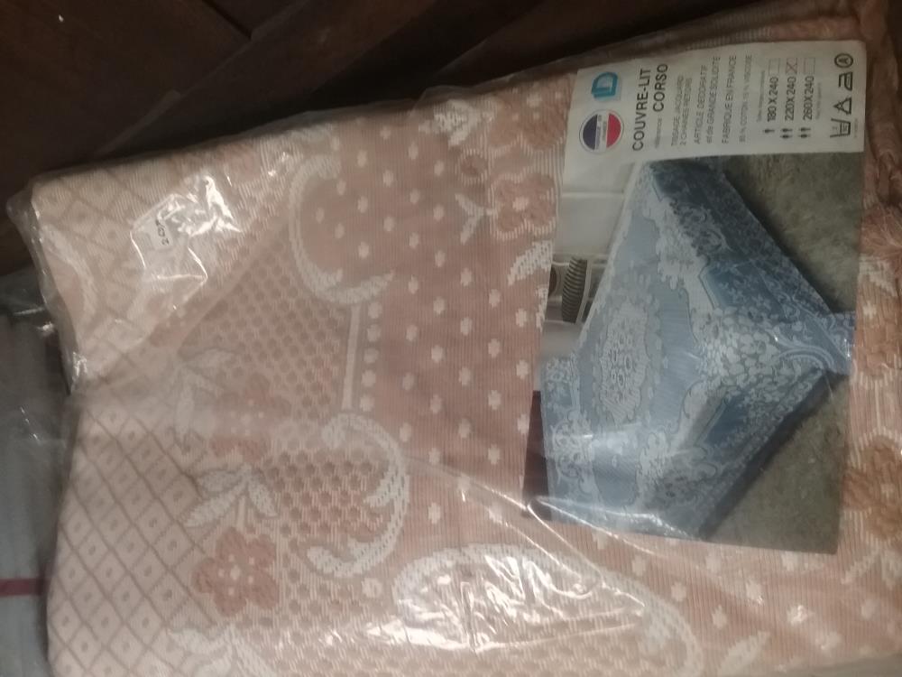 COUVRE LIT CORSO NEUF