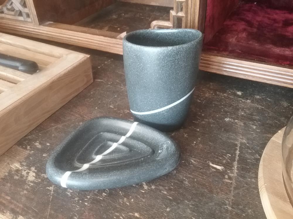 NECESSAIRE  TOILETTE