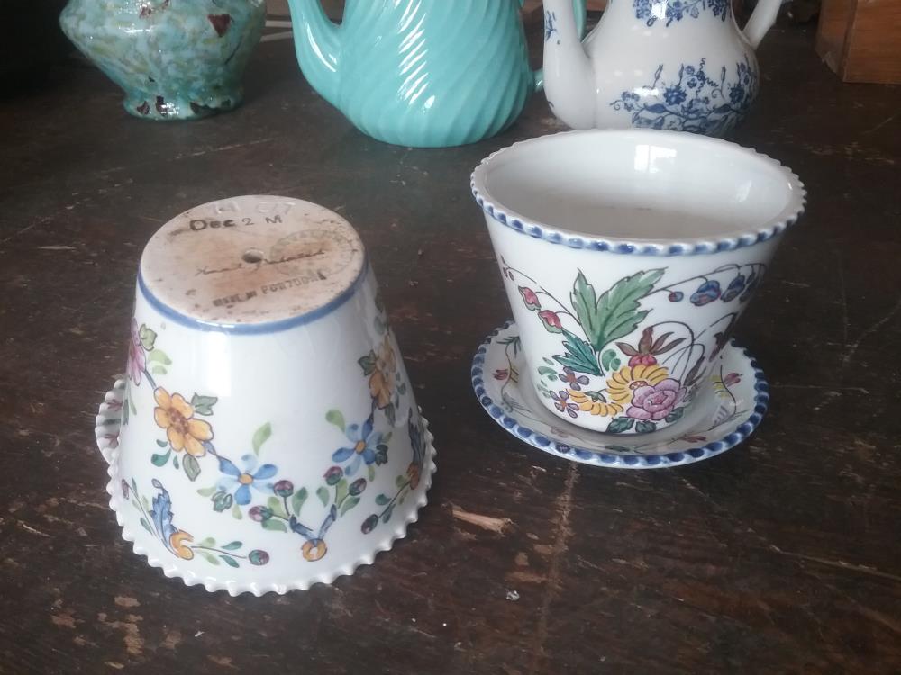 PAIRE DE POTS ET SOUCOUPE PORTUGAL
