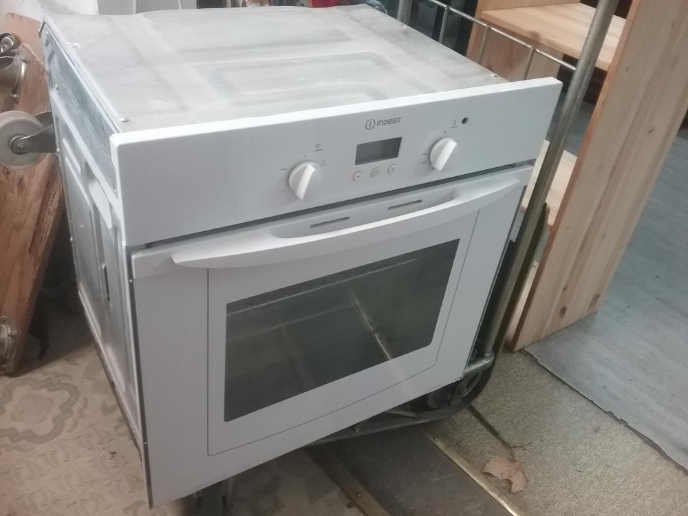 FOUR ENCASTRABLE INDESIT