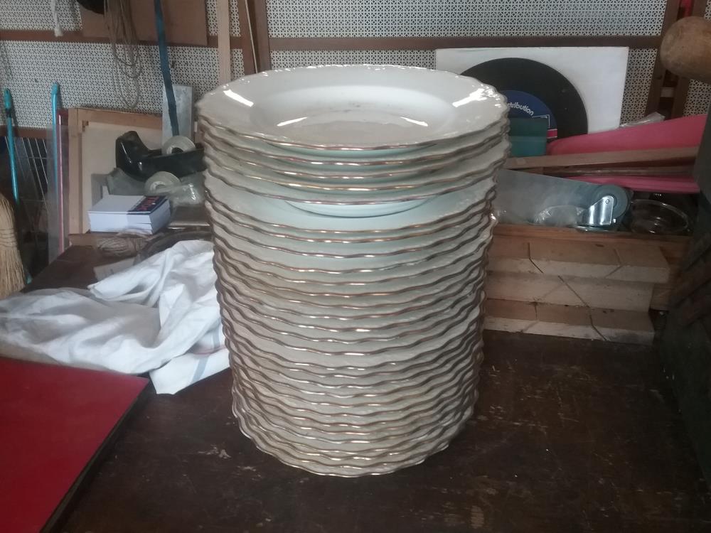 LOT ASSIETTES BLANCHES LIMOGES 