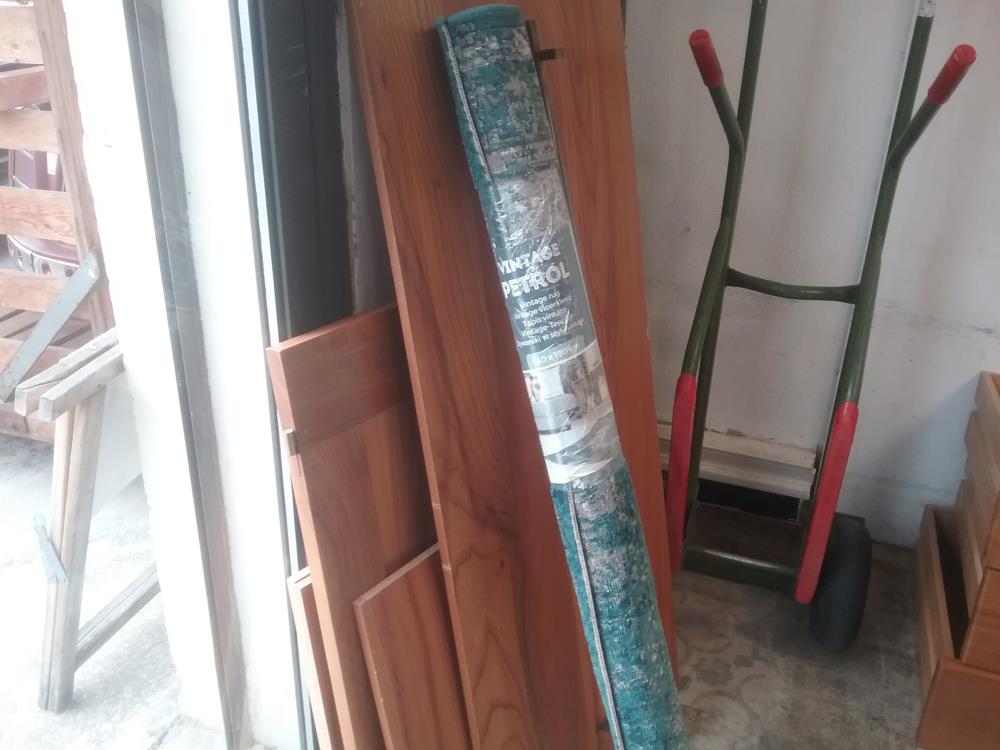 TAPIS VERT NEUF 130X190