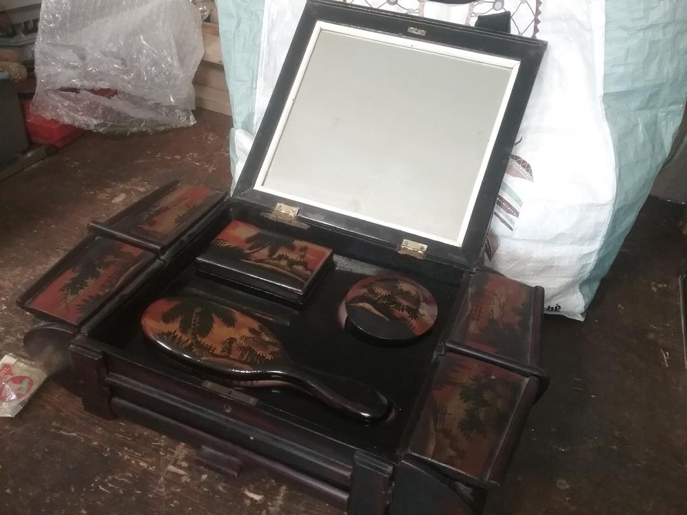 COIFFEUSE A BIJOUX INDOCHINE