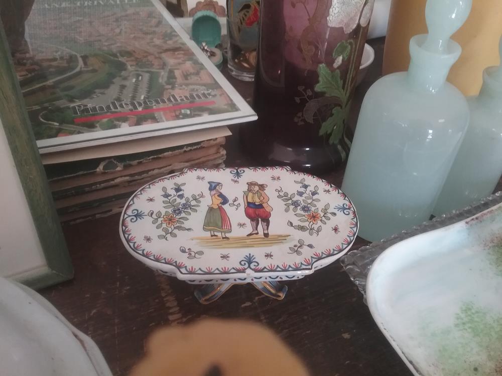 BIBELOT TABLE ANCIEN
