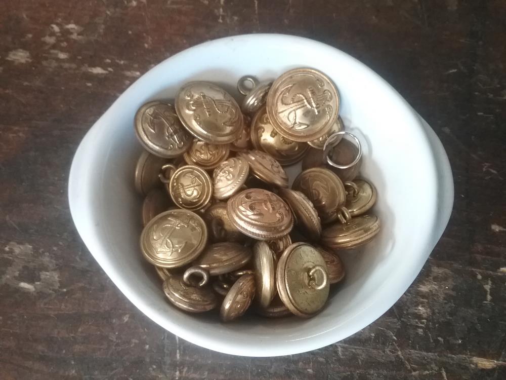 LOT DE BOUTONS MARINE