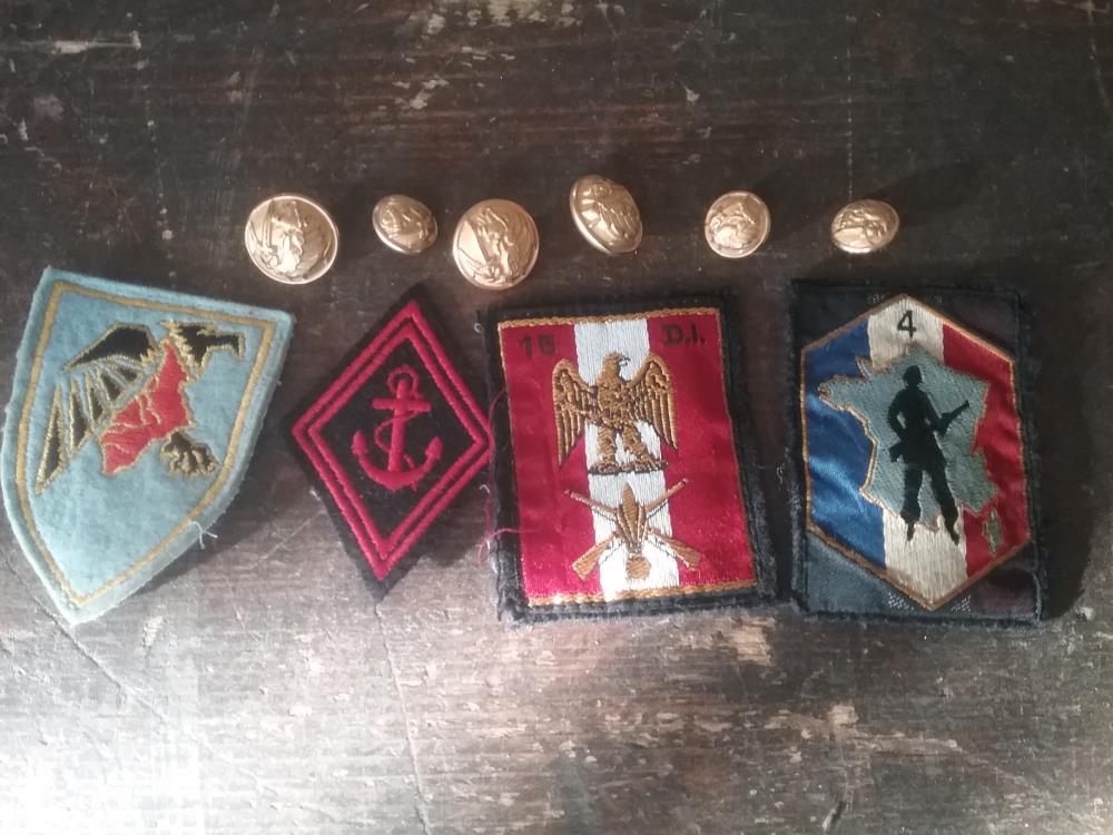 BOUTONS ET BLASONS