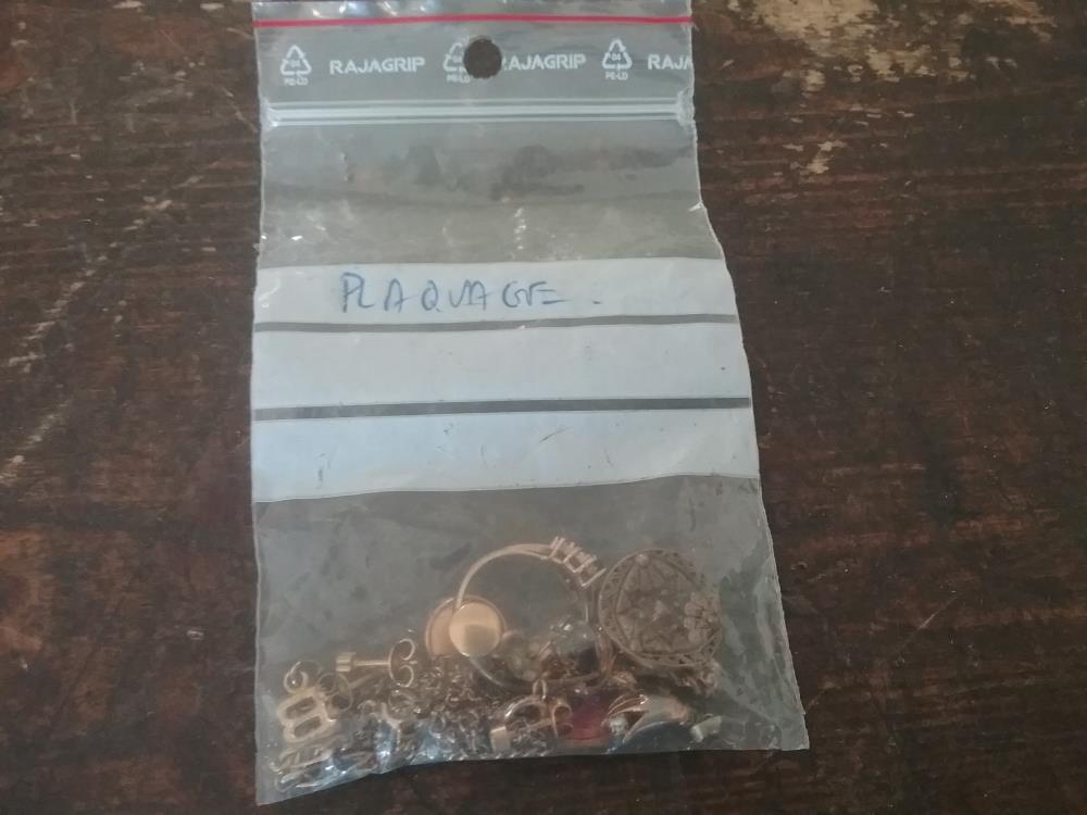 LOT DE BIJOUX PLAQU?