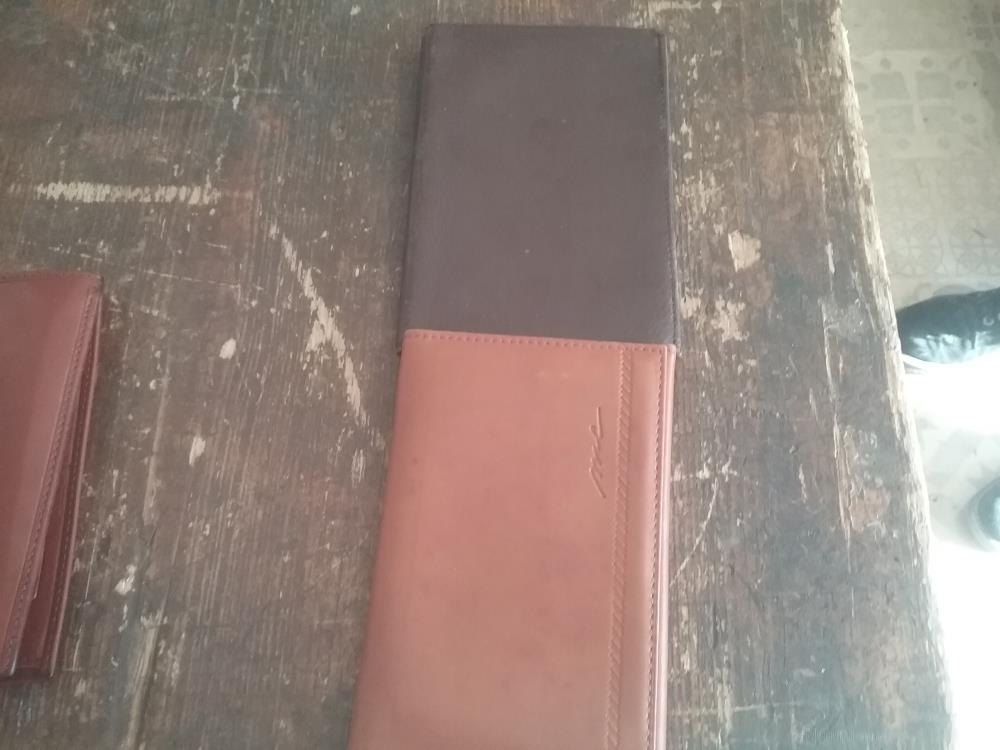 PORTE FEUILLE CUIR