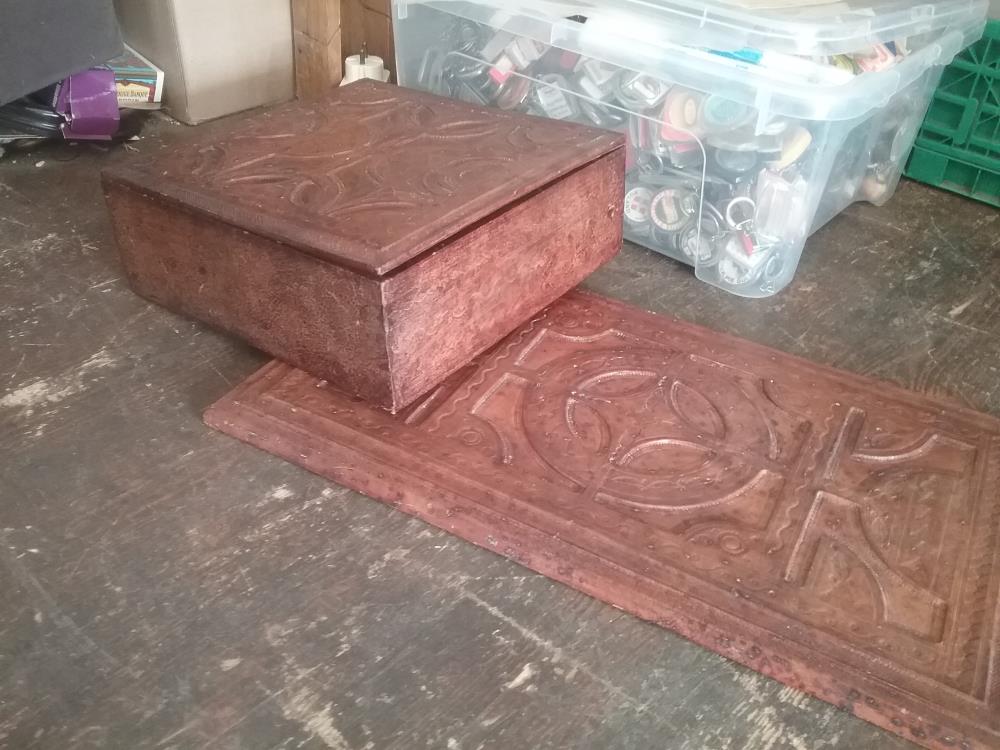 ENSEMBLE BOITE ET DESSOUS MAIN 