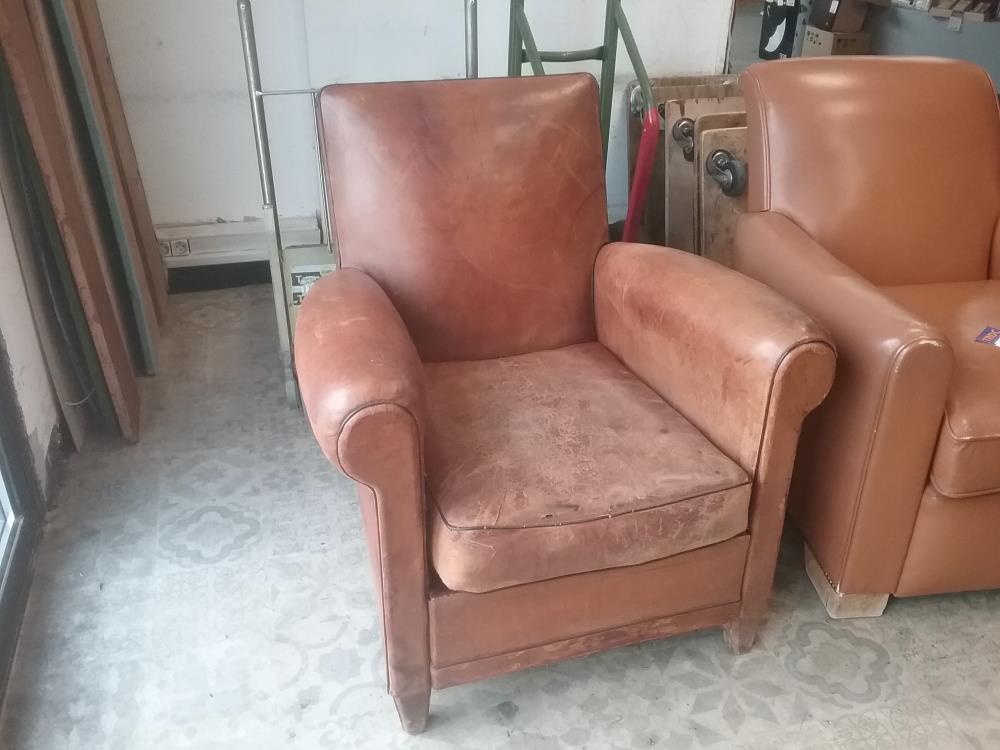 FAUTEUIL CLUB CUIR ANCIEN EN L'ÉTAT