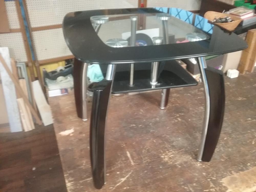 TABLE DE CHEVET VERRE DESIGN