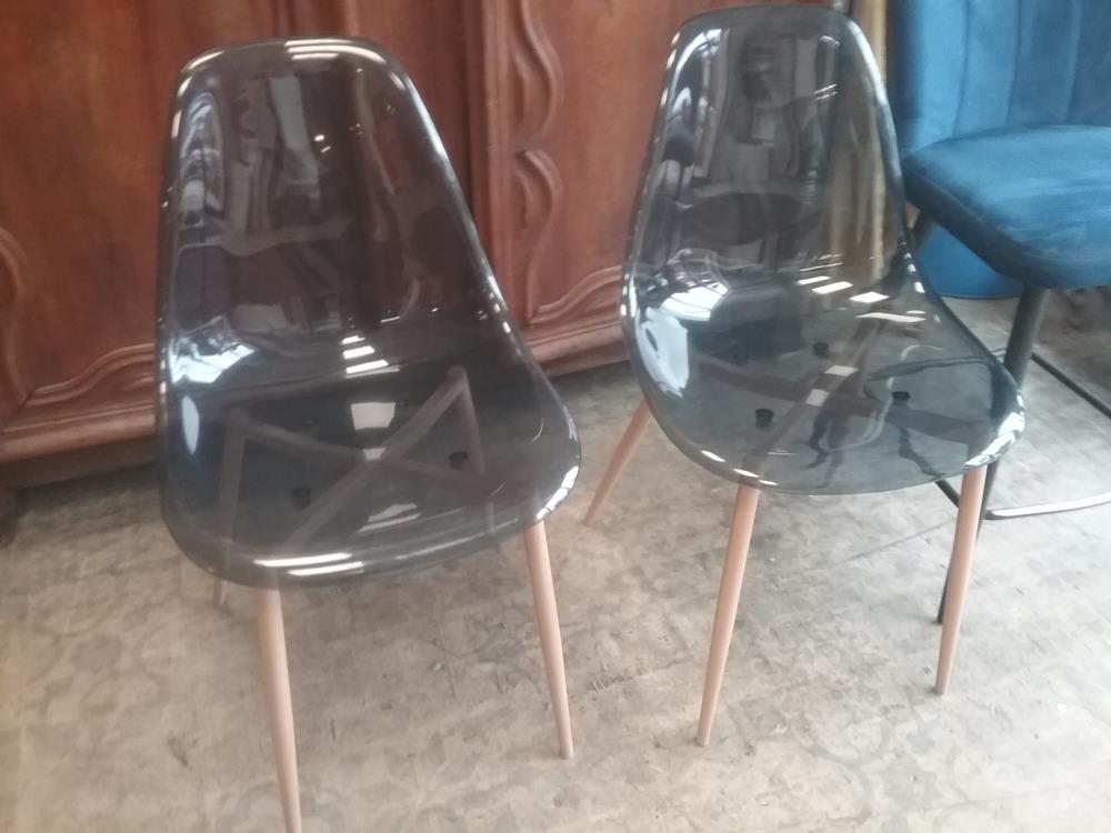 CHAISE PLASTIQUE FUME 