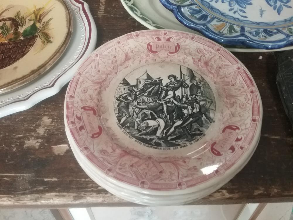 7 ASSIETTES JEANNE D'ARC DIGOIN SARREGUEMINE