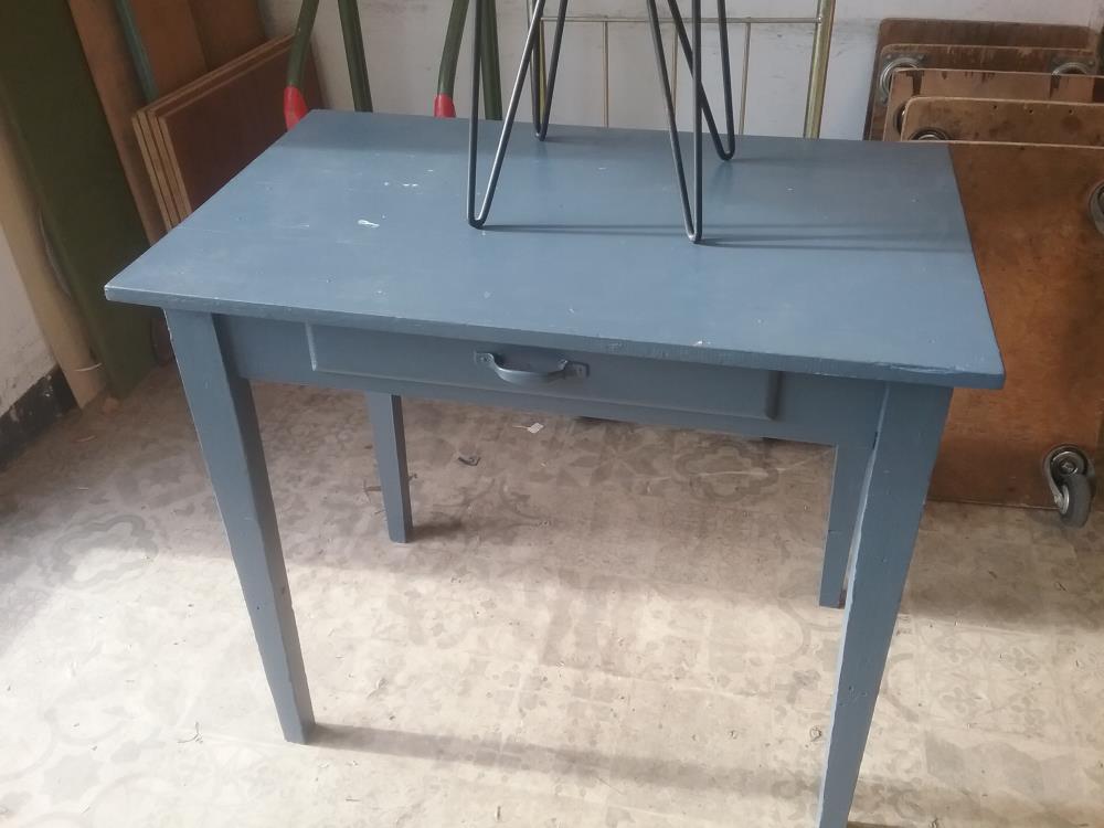 BUREAU BLEU