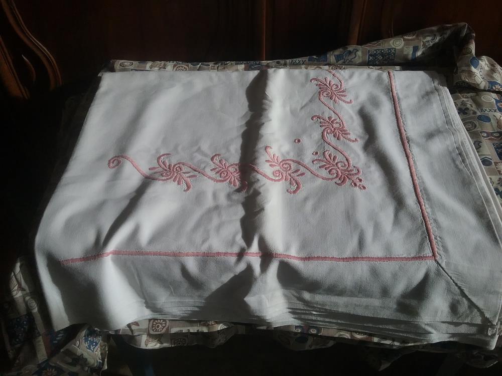 DRAP ANCIEN 140 BRODE ROSE