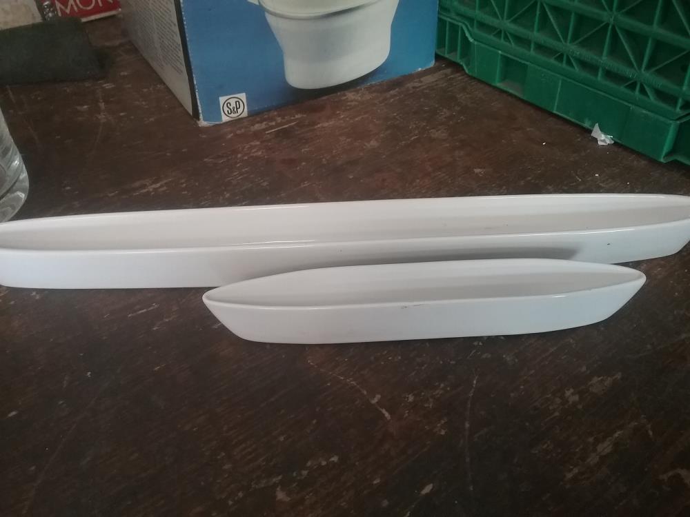 2 PIROGUES PORCELAINE