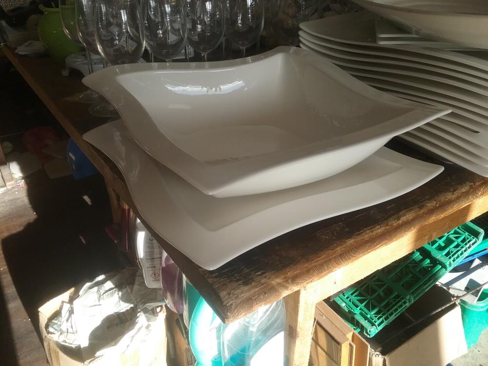 2 GRANDS PLATS BLANC VILLEROY ET BOSCH