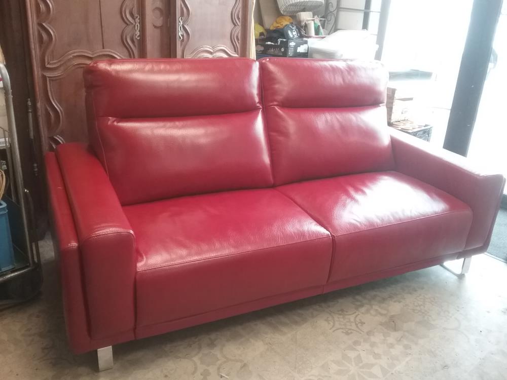 CANAPE CHATEAU D'AX ROUGE "NEUF"