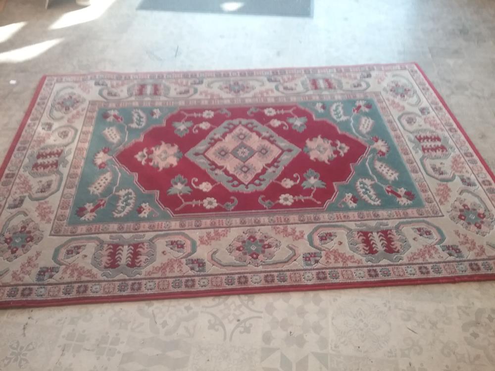 TAPIS ROUGE LAINE 140X200