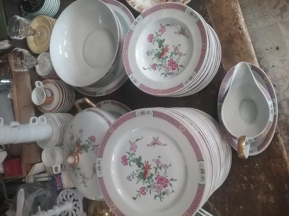 SERVICE DE VAISSELLE BERNARDEAU