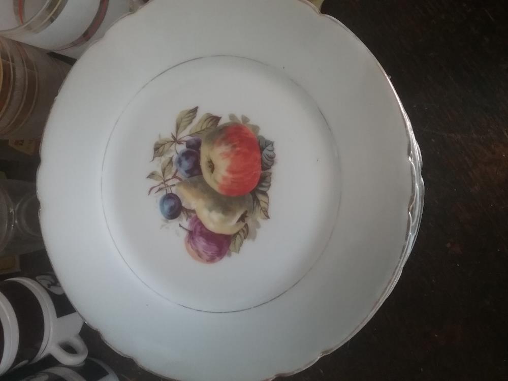 11 ASSIETTES DESSERT 