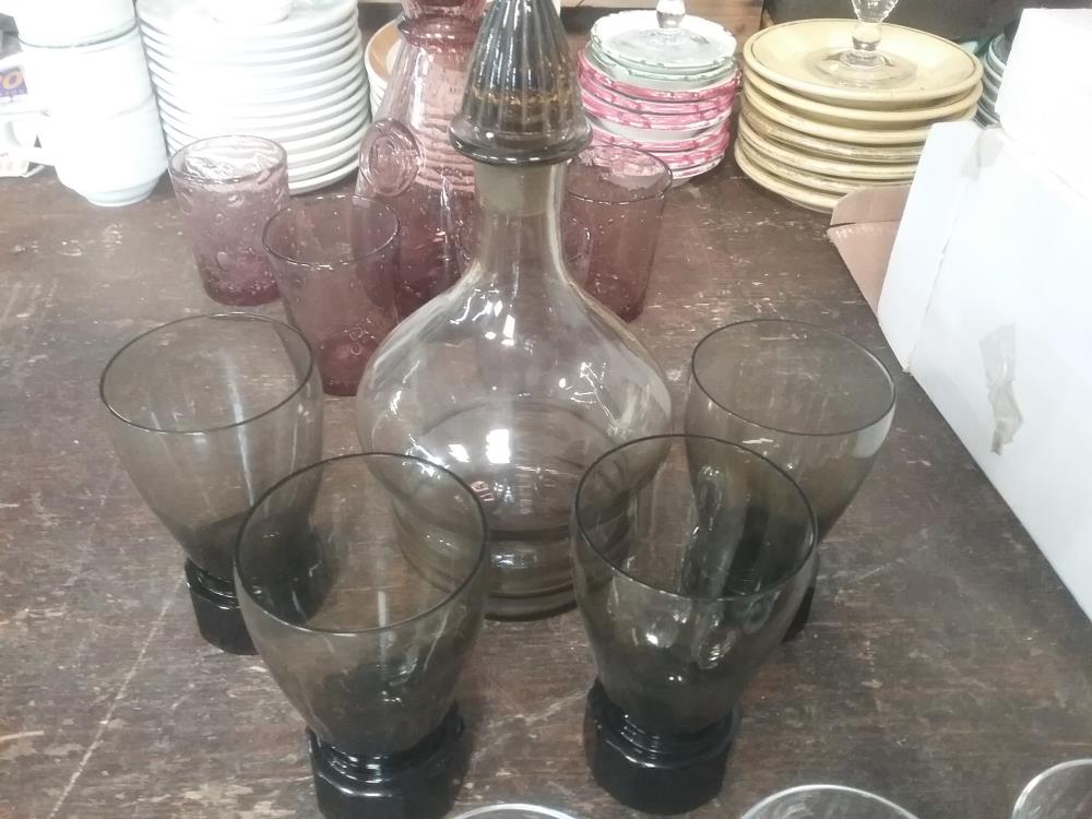 CARAFE ET 4 VERRES FUMES