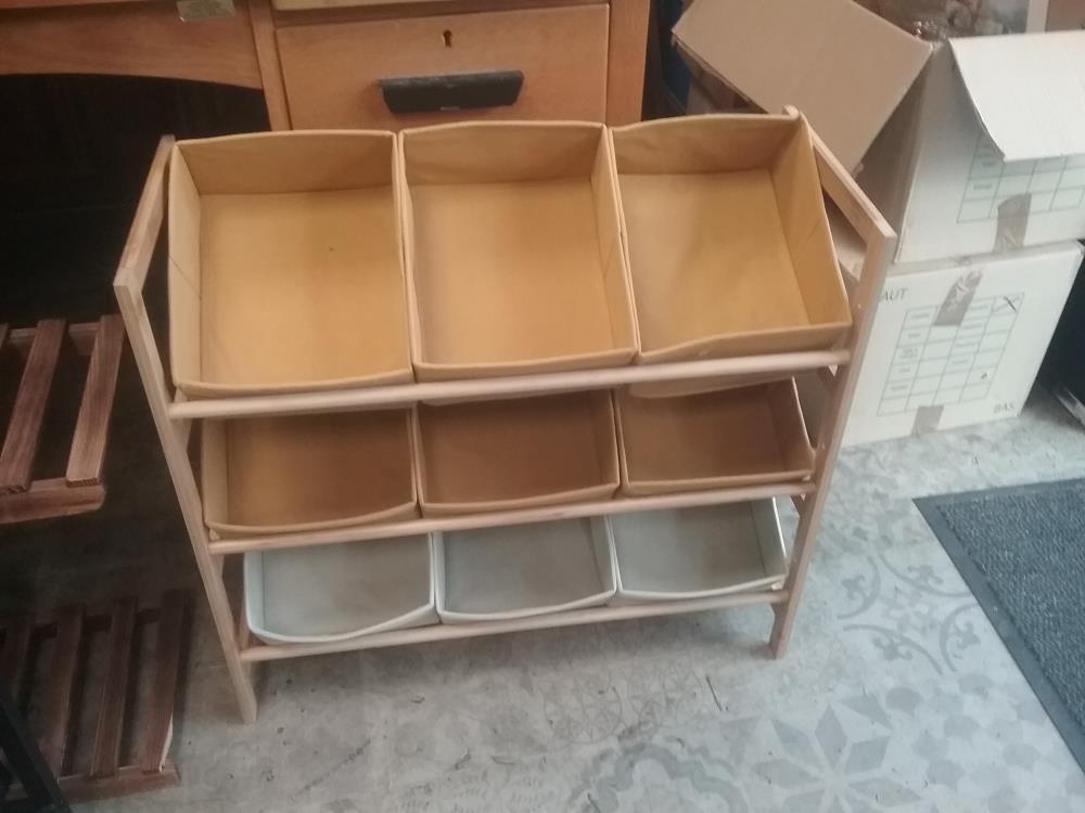 MEUBLE CHAUSSURES JOUETS