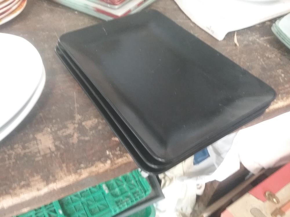 ASSIETTE NOIRE RECTANG