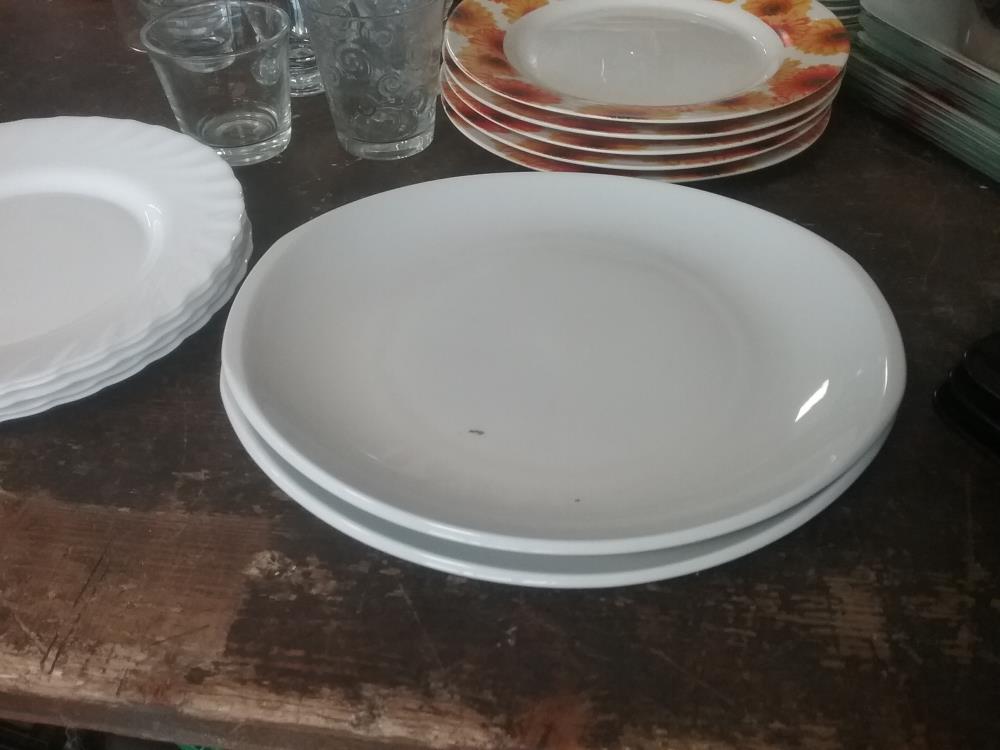 ASSIETTE BLANCHE SARREGUEMINE 