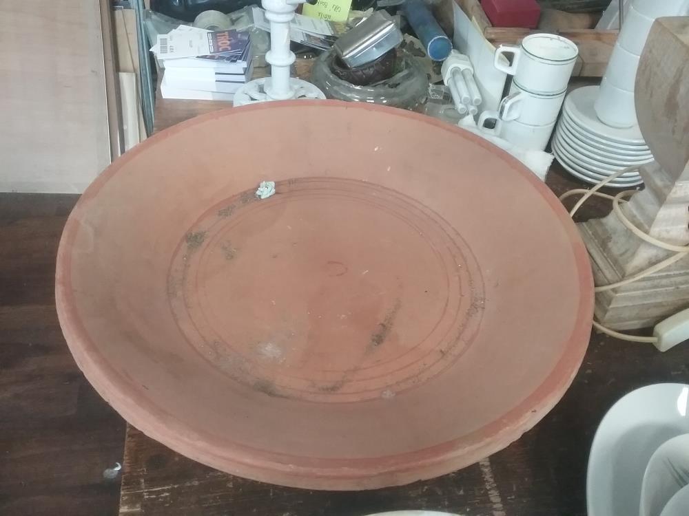 GRAND PLAT EN TERRE CUITE 