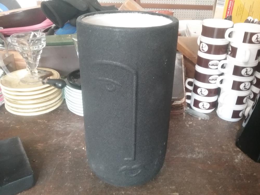 VASE NOIR 