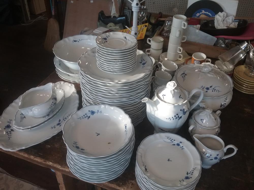 SERVICE DE VAISSSELLE LIMOGES RIGOULENE