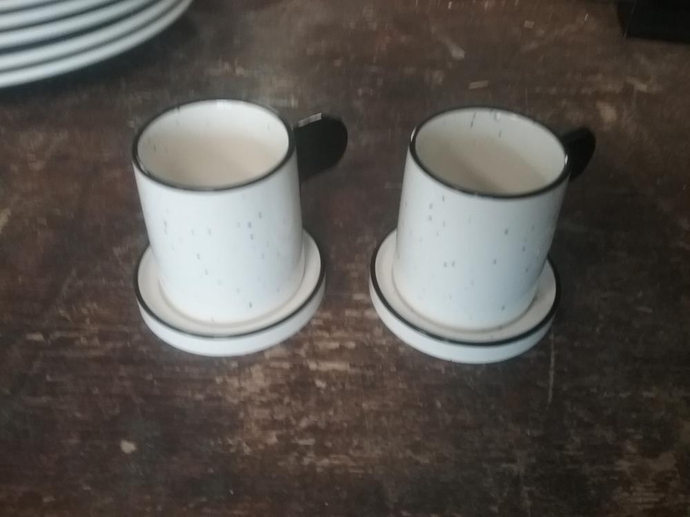 2 PETITES TASSES MDM