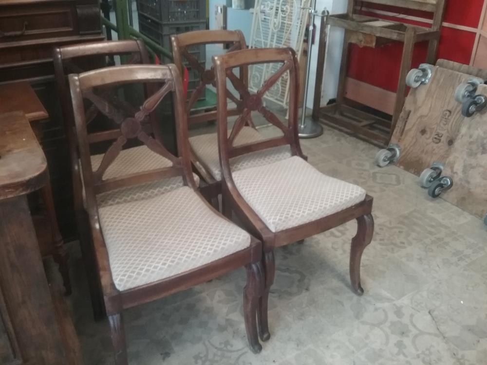 4 CHAISES ANCIENNES