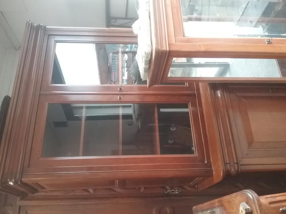 BIBLIOTHEQUE VITREE LP 