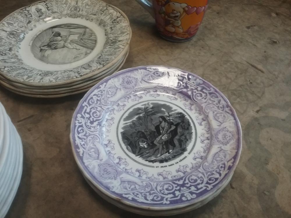 4 ASSIETTES RELIGIEUX VIOLETTE