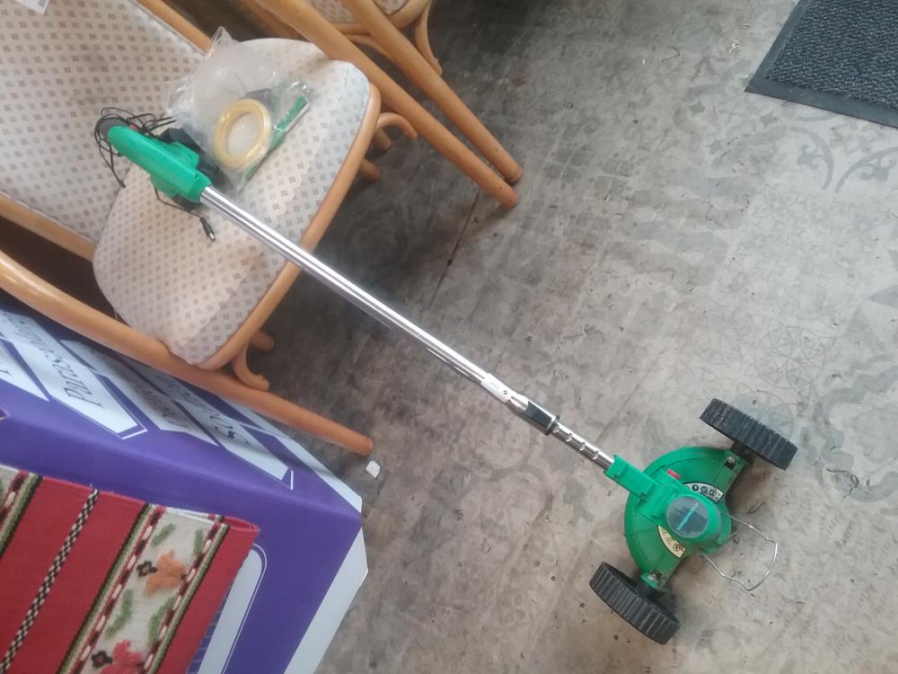 COUPE BORDURE BATTERIE HAMMERSMITH