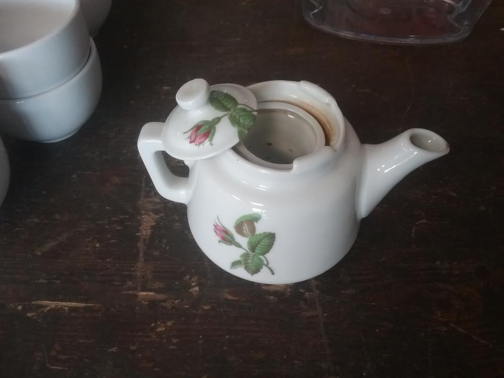 THEIERE PORCELAINE PARIS