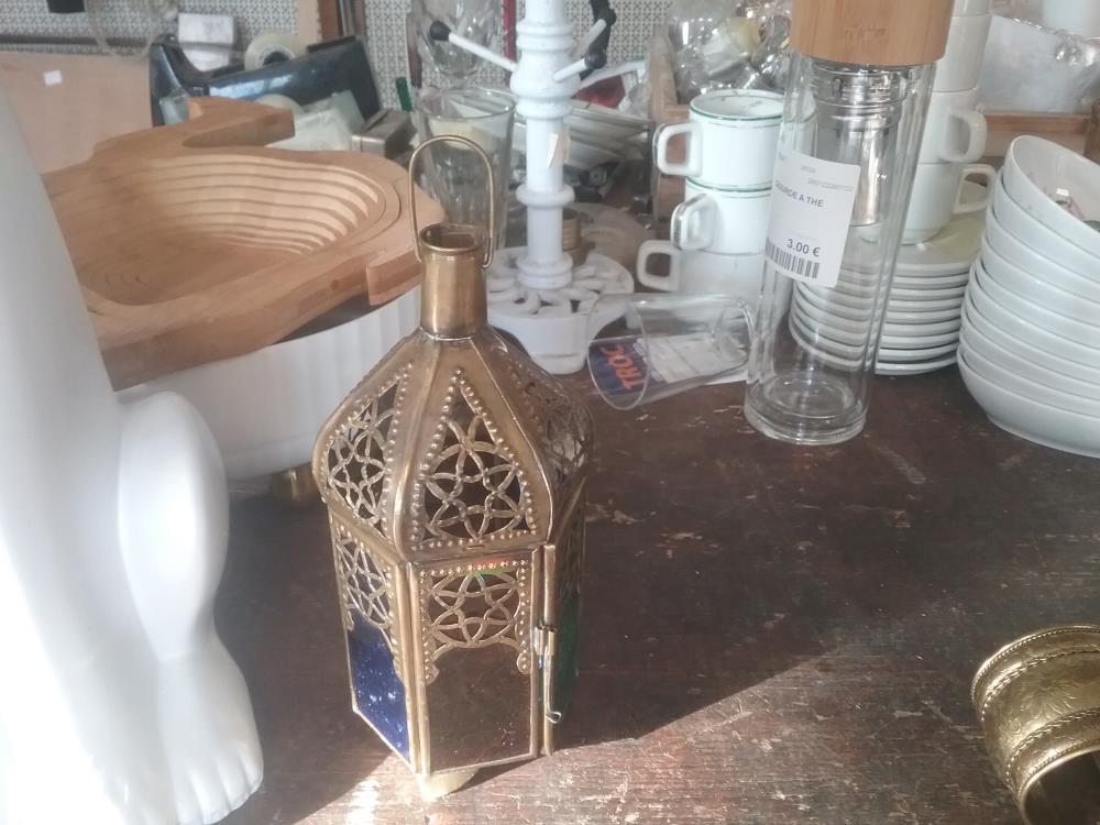 PETITE LANTERNE CU