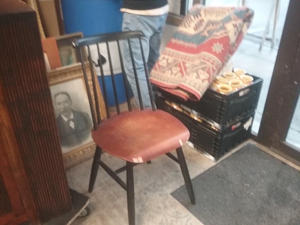 CHAISE FANETTE EN L'ETAT