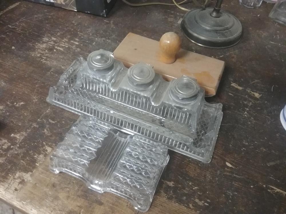 NECESSAIRE DE BUREAU VERRE ET BUVARD